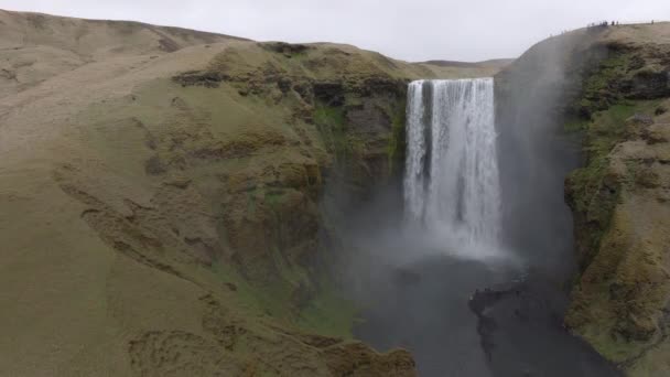 Dronové Záběry Skogafosského Vodopádu Jihu Islandu Během Dne — Stock video