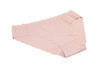 Leylak (lavanta, menekşe, mor) pürüzsüz (görünmez) kadın iç çamaşırı (iç çamaşırı, külot, külot) dalgalı kenar izole, yan görünüm