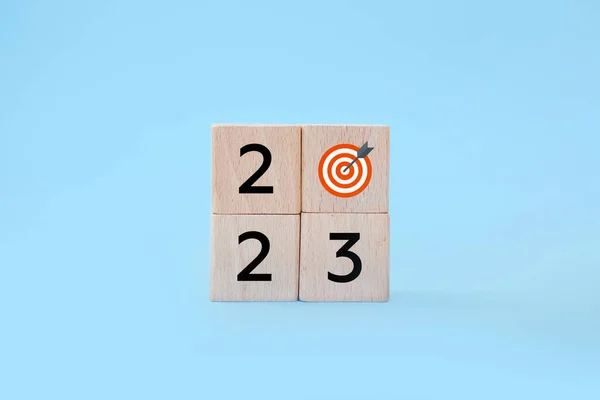 2023 Mit Torsymbol Auf Tisch Und Blauem Hintergrund Kopierraum Start — Stockfoto