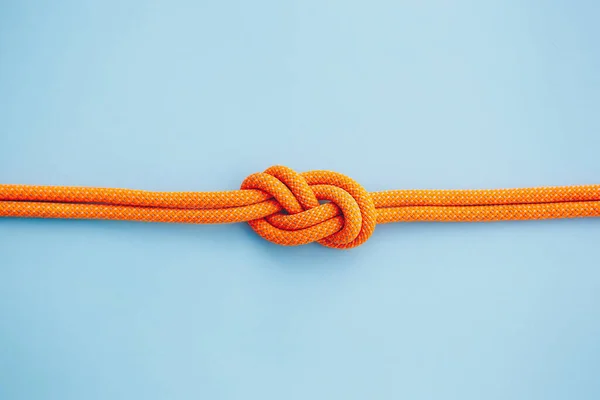 Acht Knoten Einem Seil Auf Blauem Hintergrund Kopierraum — Stockfoto