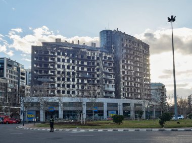 Valencia, İspanya; 2-23-2024 Valencia 'daki bir binada korkunç yangın
