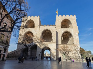 Valencia şehrinin görkemli Serrano Kuleleri