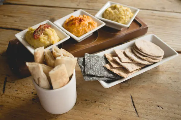 Başlangıç, Sidel ve Köy Tahta Tablosu Dips 'li Şarküteri Kurulu