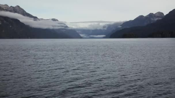 Navegando Lago Nahuel Huapi Uma Manhã Cedo Vista Água Das — Vídeo de Stock