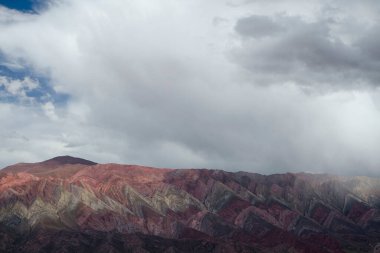 Güzel dağları olan ideal bir manzara. Manzaralı dağların manzarası, And Dağları, Arjantin. 