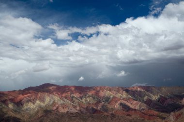Güzel dağları olan ideal bir manzara. Manzaralı dağların manzarası, And Dağları, Arjantin. 