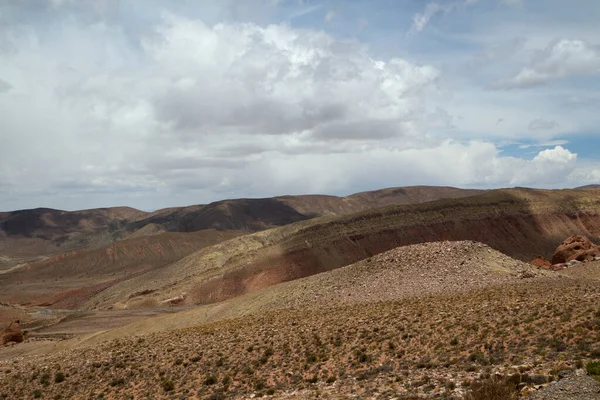 Вид Красивые Горы Живописным Голубым Небом Облаками — стоковое фото