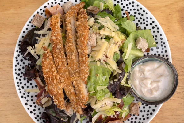 Salada Caesar Vista Perto Uma Salada Fresca Com Alface Queijo — Fotografia de Stock