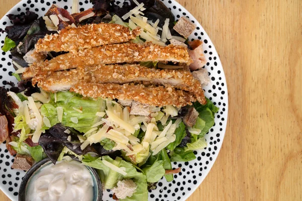 Caesar Salade Close Zicht Verse Salade Met Sla Parmezaanse Kaas — Stockfoto