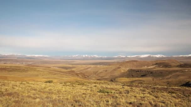 Paisaje Rural Otoño Panorámica Los Pastizales Amarillos Valle Dorado Montañas — Vídeos de Stock