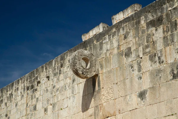 玛雅文明古城的废墟 游戏和体育 墨西哥尤卡坦半岛奇琴伊察大球场石圈的封堵 — 图库照片