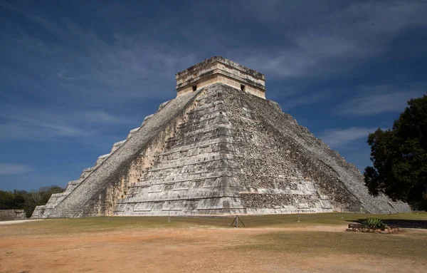 世界七大奇迹古代玛雅文明和建筑 Chichen Itza的Kukulkan寺 墨西哥尤卡坦的玛雅金字塔遗址 — 图库照片