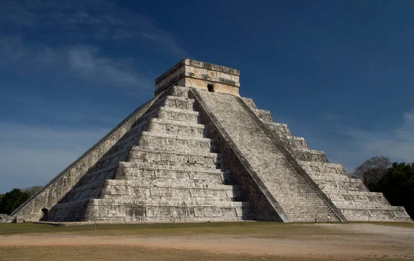 世界七大奇迹古代玛雅文明和建筑 Chichen Itza的Kukulkan寺 墨西哥尤卡坦的玛雅金字塔遗址 — 图库照片