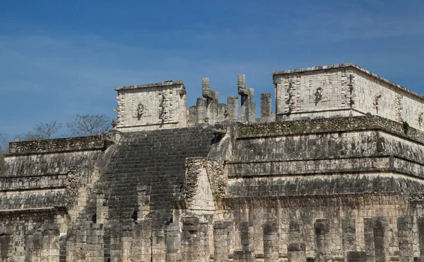 Arquitetura Ruínas Cidade Antiga Maia Templo Dos Guerreiros Chichen Itza — Fotografia de Stock