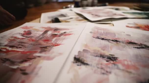 Taide Piirustukset Luovuus Inspiraatio Aloituslaukaus Lähikuva Näkymä Abstrakteja Maalauksia Värikkäitä — kuvapankkivideo