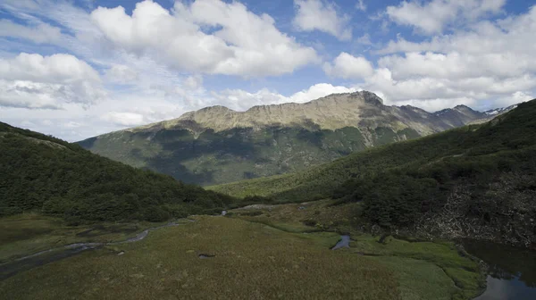 Widok Powietrza Las Potok Góry Lodowcu Vinciguerra Tierra Del Fuego — Zdjęcie stockowe