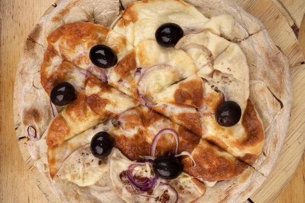 Vista Dall Alto Una Tradizionale Pizza Fugazzeta Con Provolone Cipolla — Foto Stock