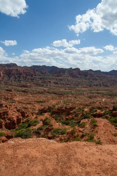 Крутой Каньон Вид Красную Пустыню Скалы Оранжевые Песчаники Скалистые Горы — стоковое фото