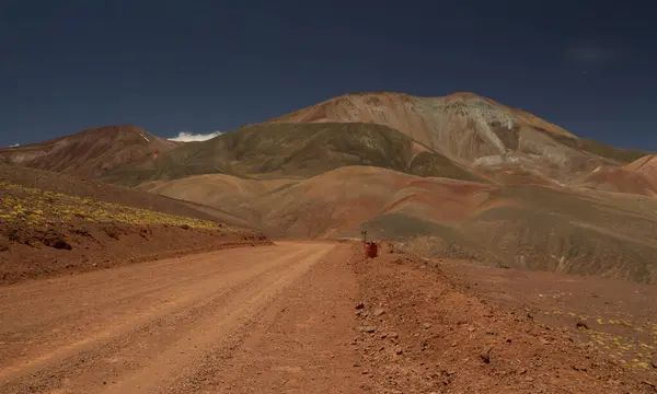 Camino Tierra Alto Las Montañas Los Andes Recorriendo Ruta Través — Foto de Stock