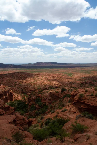 Пустынный Пейзаж Вид Красный Каньон Песчаные Скалистые Скалы Горы Валуны — стоковое фото
