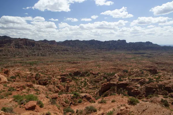 Красная Пустыня Вид Песчаник Каньона Скальные Образования Ясным Голубым Небом — стоковое фото