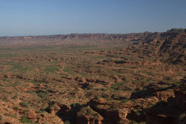 Красный Каньон Вид Пустыню Песчаник Скалы Горы Голубым Небом Облаками — стоковое фото