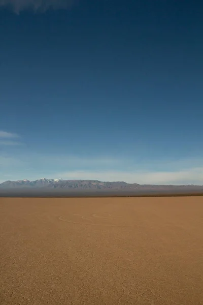 Vista Panorámica Del Árido Desierto Llanura Seca Con Cordillera Los — Foto de Stock