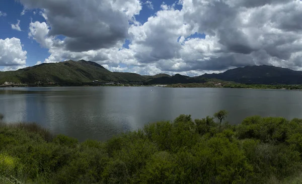 Вид Водохранилище Потреро Лос Фунес Сан Луисе Аргентина Зеленый Лес — стоковое фото