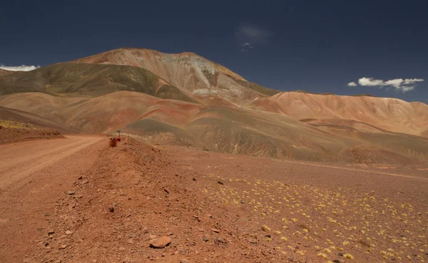 Estrada Terra Nas Montanhas Dos Andes Viajando Longo Rota Através — Fotografia de Stock