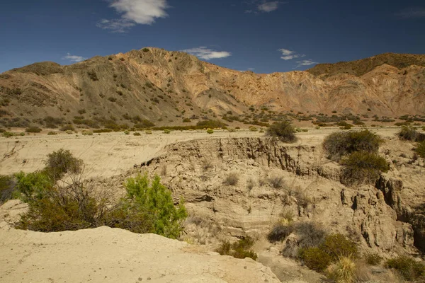 Άποψη Της Άνυδρης Ερήμου Βραχώδη Βράχια Και Βουνά Μια Ζεστή — Φωτογραφία Αρχείου