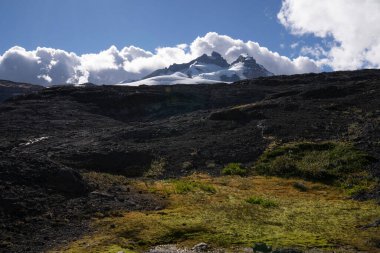 And Dağları. Patagonya 'daki Tronador Tepesi manzarası Arjantin.