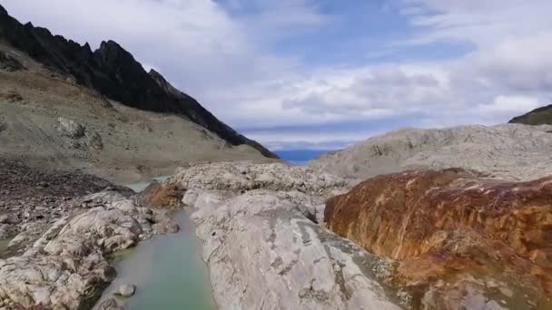 Hoch Den Andenkordilleren Einzigartige Alpenlandschaft Luftaufnahme Des Felsigen Berggipfels Gletscher — Stockvideo