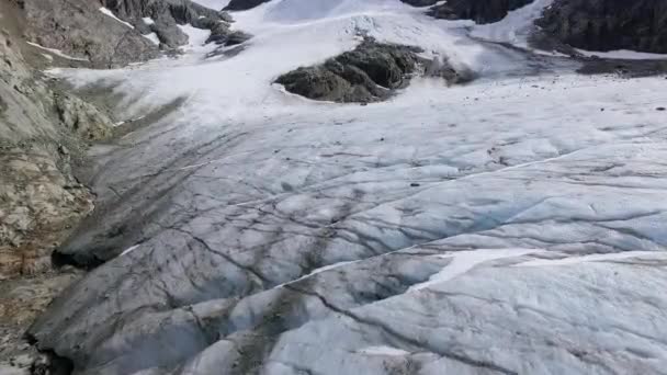 Luftaufnahme Des Eisfeldes Gletscher Vinciguerra Das Wunderschöne Gefrorene Wasser Felsigen — Stockvideo