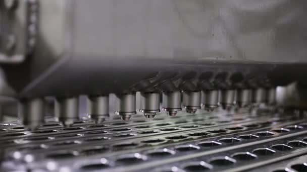 Produktionsprozess Und Herstellung Von Industriellem Speiseeis Technologie Und Automatisierung Nahaufnahme — Stockvideo