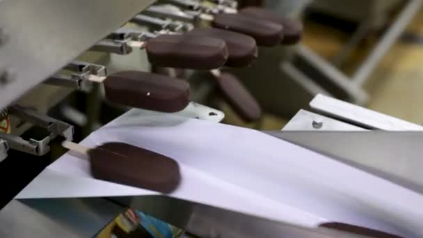 Przemysł Spożywczy Automatyzacja Technologia Przemysłowy Proces Produkcji Lodów Widok Creamsicles — Wideo stockowe