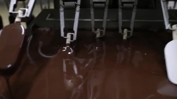 Ipari Jégkrémgyár Automatizálás Technológia Élelmiszeriparban Tejszínhabot Szállító Mártogató Gép Látványa — Stock videók