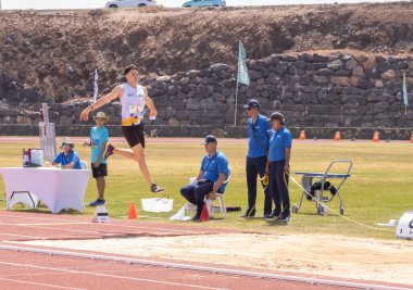 Türk Atletizm Federasyonu Atletizm Şampiyonası sırasında koşan atlet sporcu: İstanbul, Türkiye - 24 Şubat, 2021