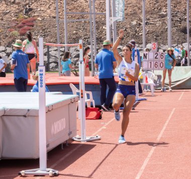 İstanbul, Türkiye - 24 Ağustos, 2017: Atletizm sırasında koşan sporcular yarışmalarda eşiği de içeriyor