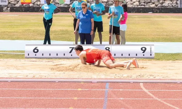 İstanbul, Türkiye - 13 Mayıs, 27: Türk Atletizm Federasyonu 218 Atletizm Şampiyonası sırasında koşan tanımlanamayan sporcu