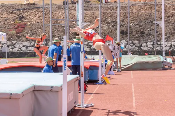 İstanbul, Türkiye - 15 Haziran 2016: Türkiye Federasyonu Atletizm Federasyonu Şampiyonası sırasında koşan tanımlanamayan sporcu