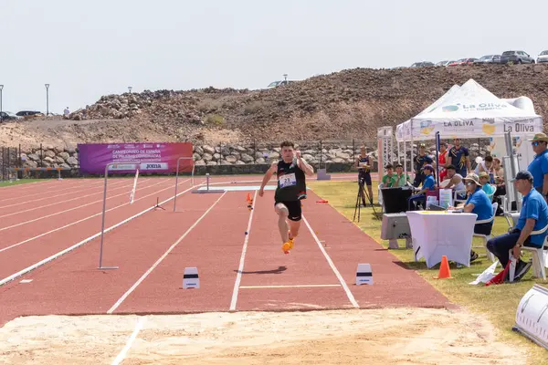 İstanbul, Türkiye - 14 Ağustos, 218: İstanbul 'da 30.atletizm eşiği boyunca koşan tanımlanamayan sporcu