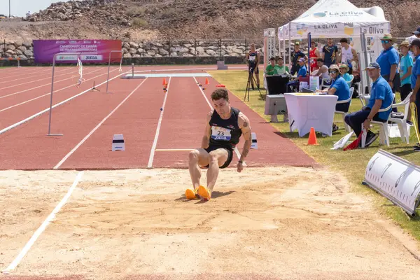 Bir yarış sırasında koşan atlet