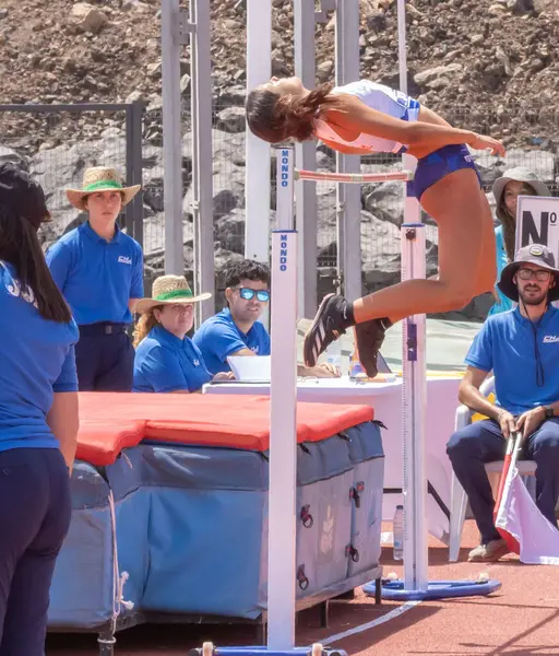 Engelli yarışması sırasında atlet