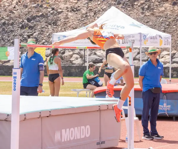 İstanbul, Türkiye - Ağustosta 30, 218: Atletin tanımladığı Türkiye Balkan Şampiyonası 'nda koşan sporcu.