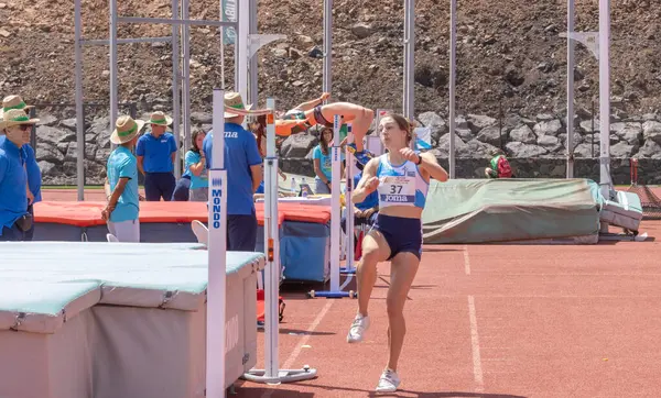 İstanbul, Türkiye - 23 Şubat, 20 0 0 0: İstanbul 'da İstanbul' da atletizm şampiyonasında koşan sporcular