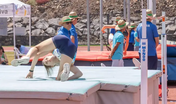 Odessa, Ukrayna - Eylül 1, 2 0 16: 21: 21: Kadınlar ve genç sporcular spor jimnastiği sırasında