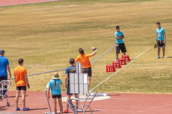 Stadyumda genç bir adam