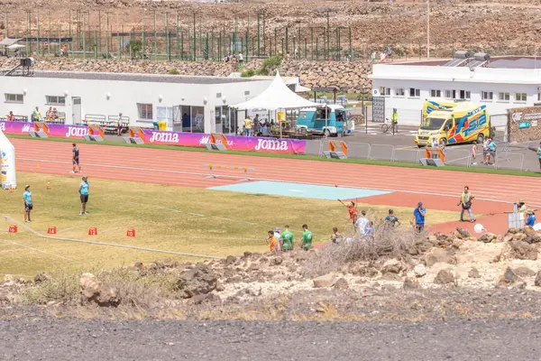 İstanbul, Yunanistan - 29 Temmuz, 2017: Futbol sahasında oynayan sporcular