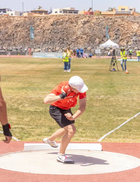 Odessa, Ukrayna - 1 Ağustos, 2018: Engelli yarışmaları arasında yetişkin çocukların geleneksel yarışmaları..