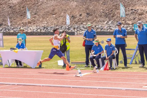 İstanbul, Türkiye - 15 Temmuz, 20 0 18: Atletizm dalında 8. İstanbul Türk maratonu sırasında koşan sporcular